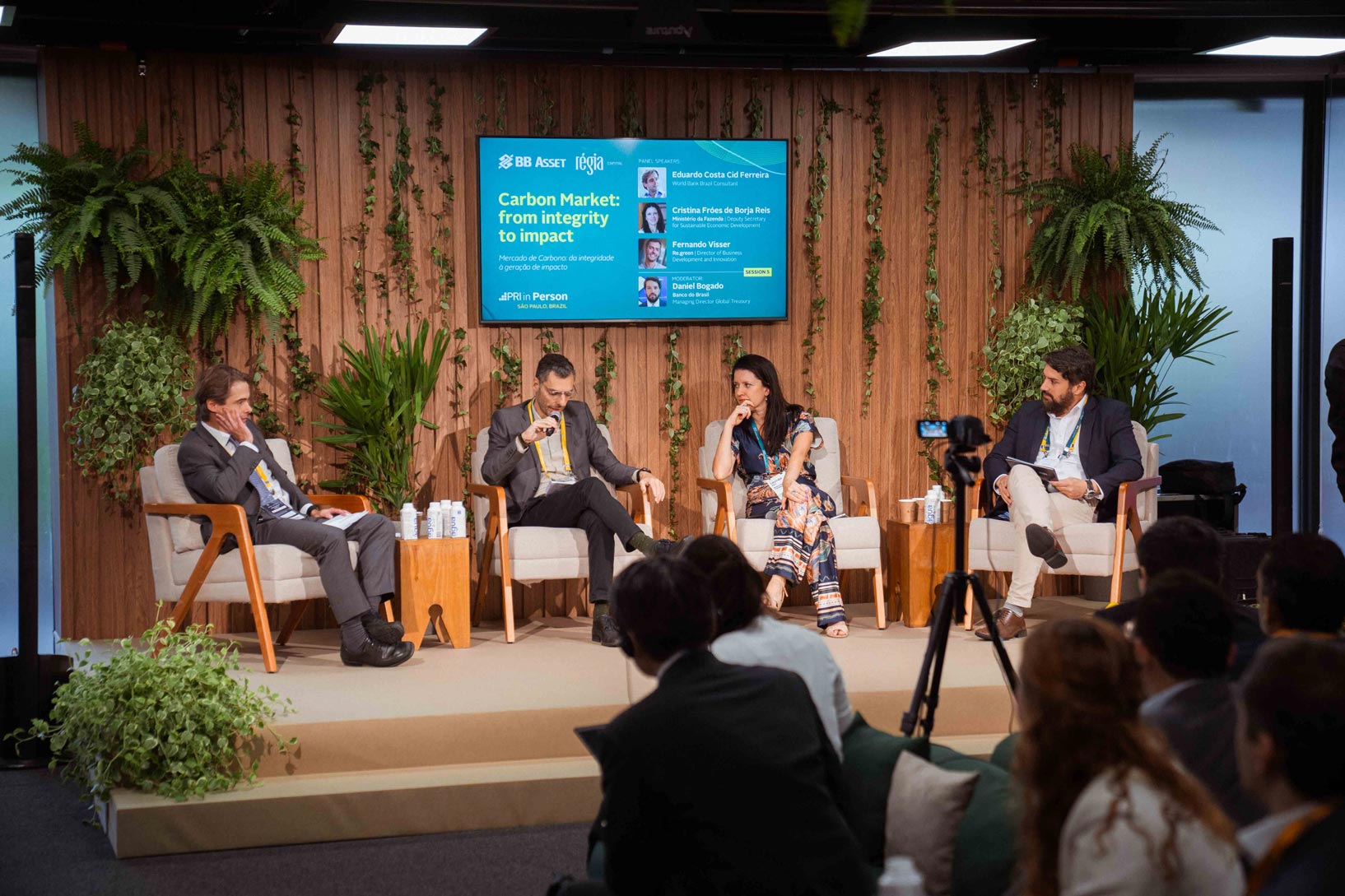 Régia-Capital—Dia-03-15